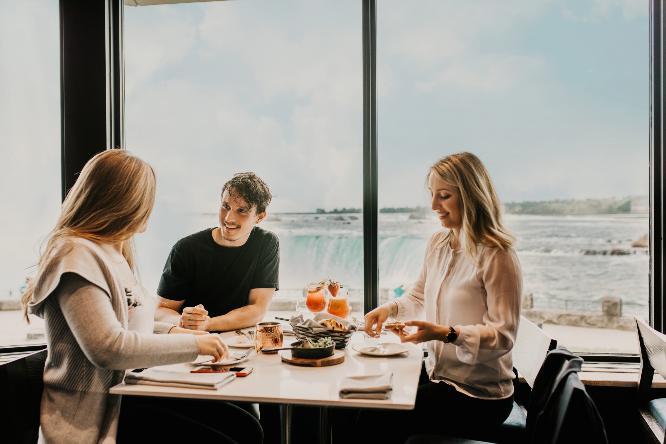 RobAnzitPhotographyNiagaraFallsTableRockRestaurant24Sky