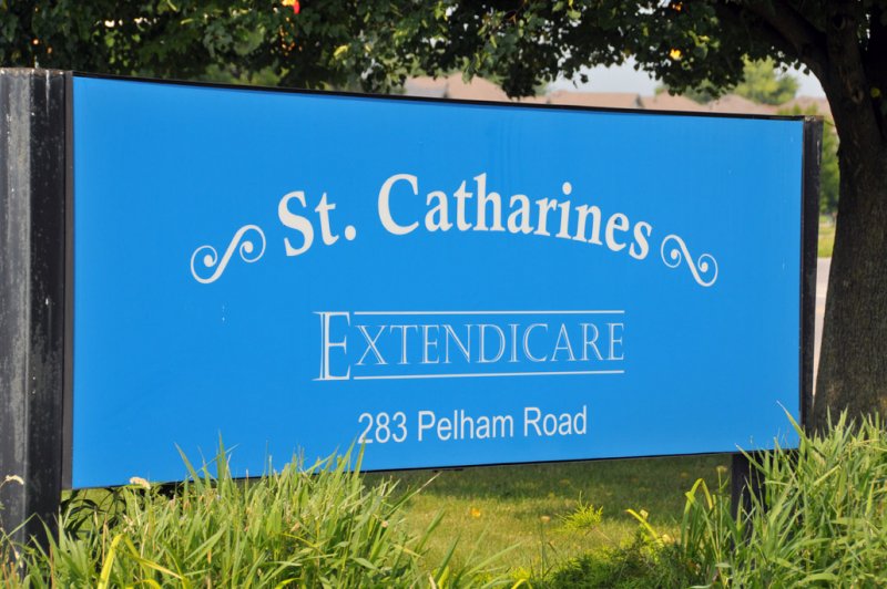 The sign for Extendicare St. Catharines