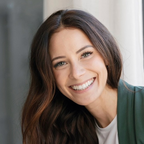 Headshot of Beatrice Romaniuk
